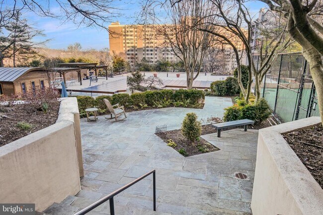 Photo - 5500 Holmes Run Pkwy Unidad 703