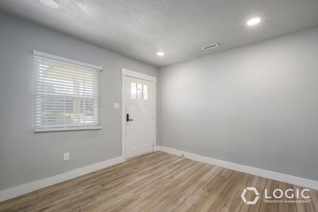 Photo - 42 W 500 N Unidad 40 W 500 N