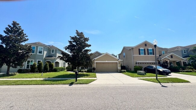 Spacious 5-Bedroom Home with Solar Panels ... - Spacious 5-Bedroom Home with Solar Panels ...