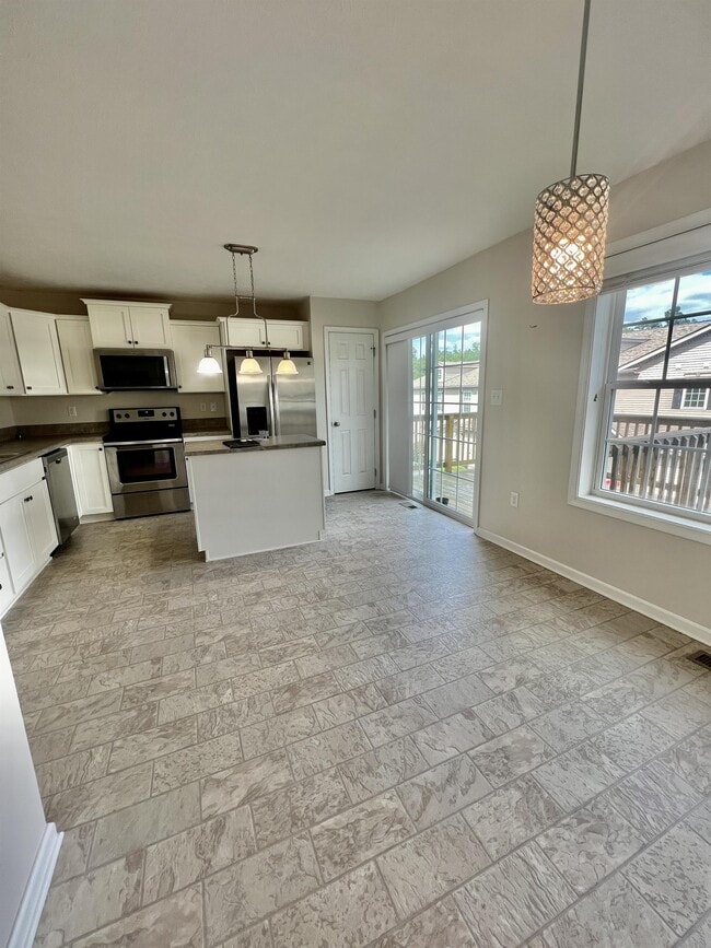 Photo - 40 Barrington Ct