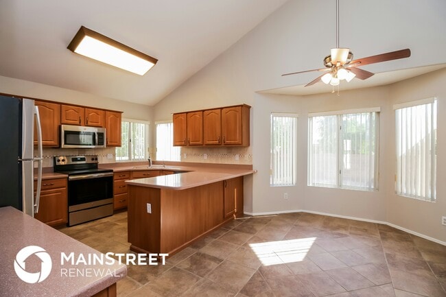 Photo - 875 W Spur Ave