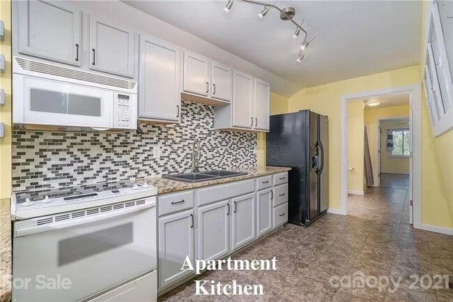 Photo - 3121 Mocking Bird Ln