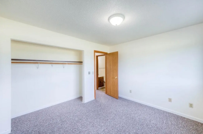 Photo - 20 NE Schmitz St Unidad 8