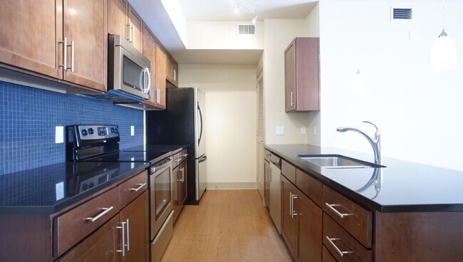 Photo - 2/2 Near Shopping and the Medical District