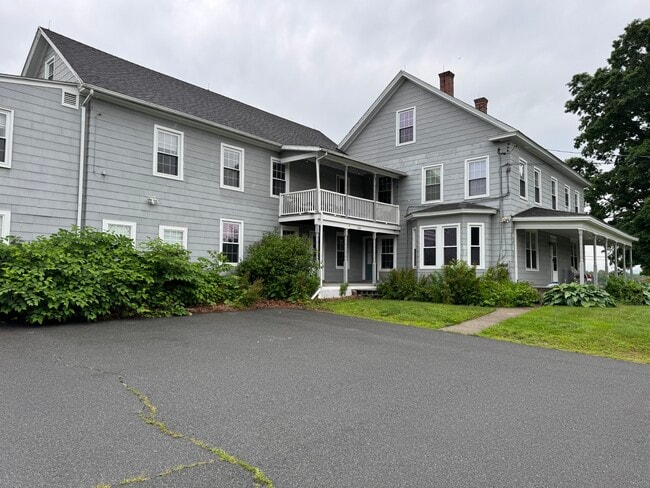 Building Photo - 114 N Maple St