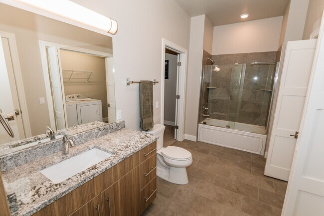Luxurious, Modern Units