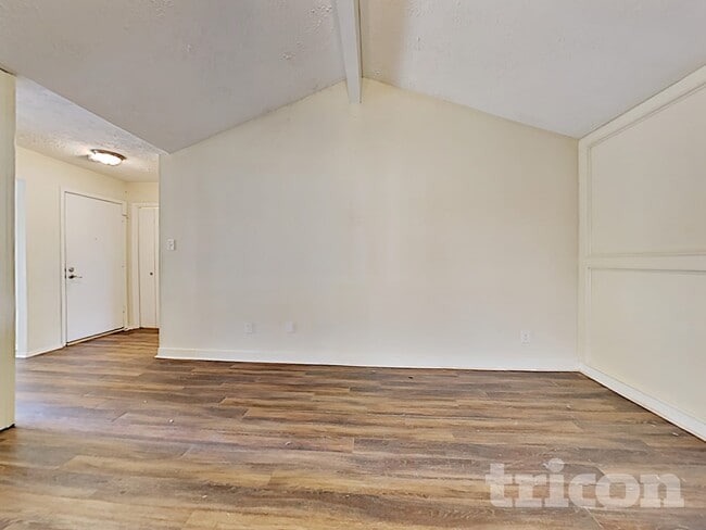 Photo - 7331 Millbrae Ln
