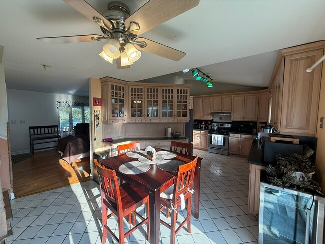 Photo - 1021 Stonegate Rd
