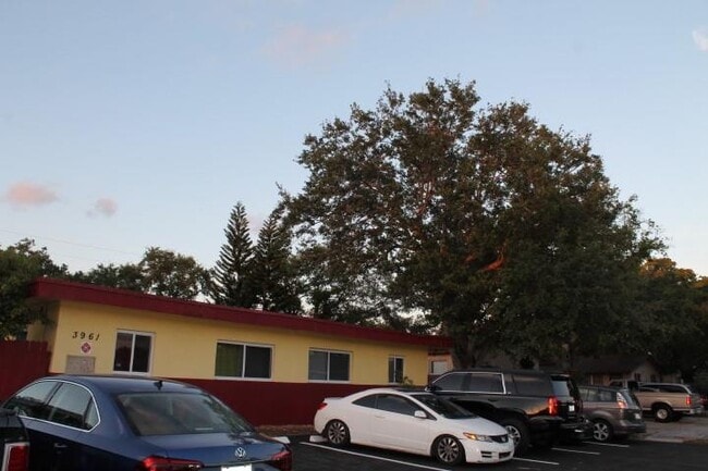 Photo - 3961 SW 51st St Unit 1-4