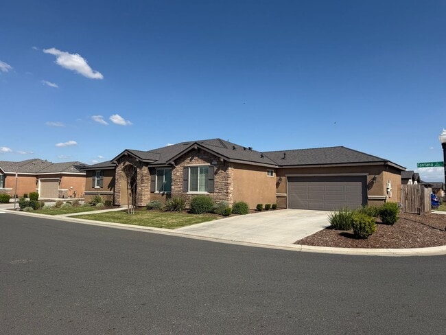 Photo - Beautiful home for rent in gated community in Visalia