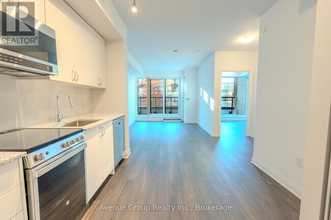 Photo - 700 Sheppard Ave W Unité 203