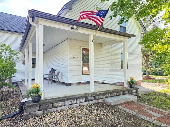 Photo - 117 Lowell Rd