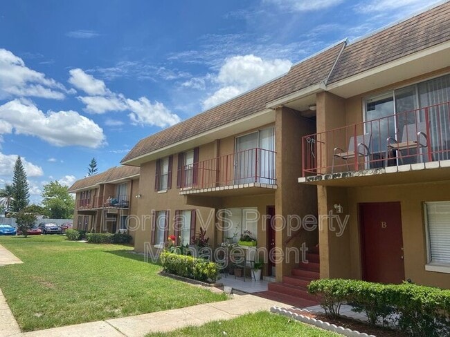 Building Photo - 925 W Oak Ridge Rd Unit C