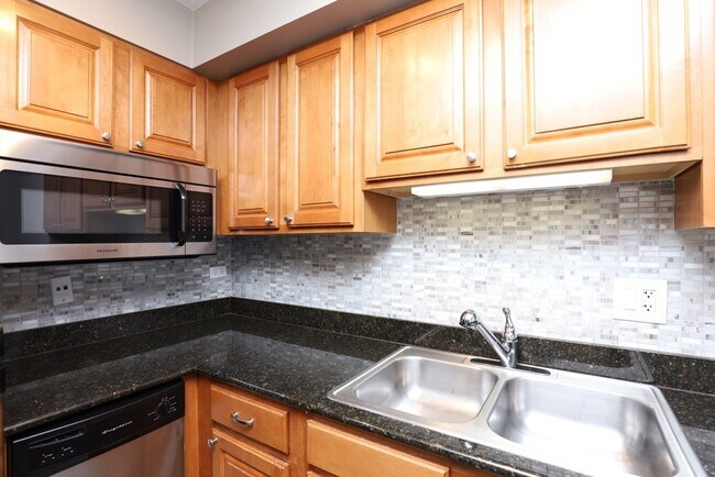 Photo - 4334 N Hazel St Unit 804