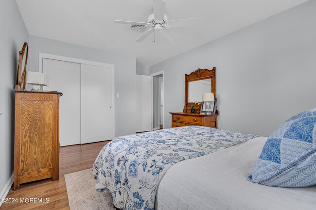 Photo - 16 Mary Ann Dr