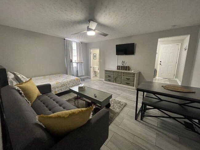 1238 S State Ave Unit 4