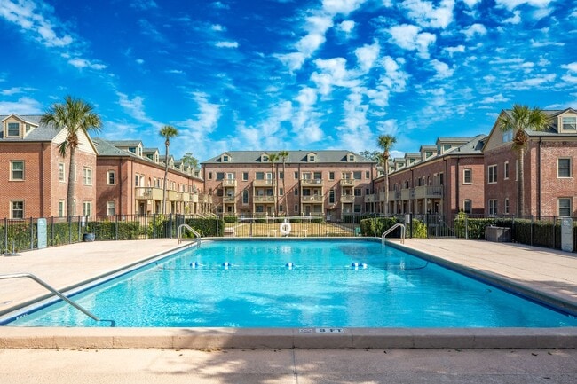 Building Photo - Charming Condo in Historic San Marco with River Views