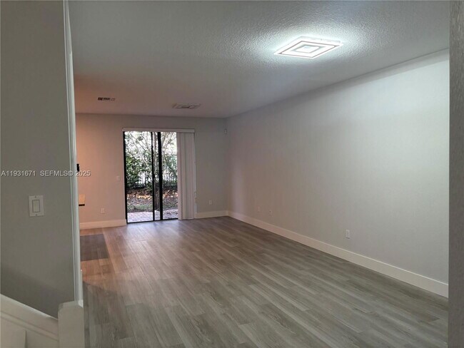 Photo - 4081 Allerdale Pl