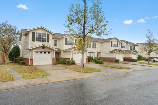 Building Photo - 747 Majestic Dr Rental