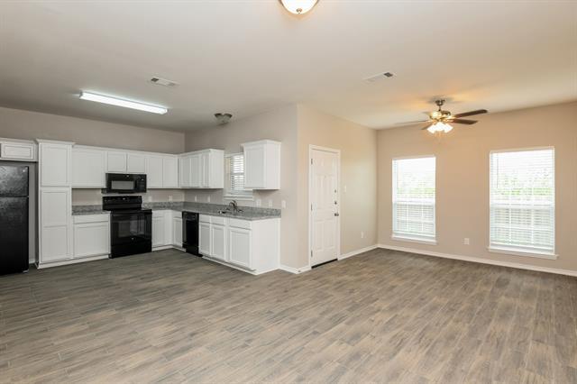 Photo - 208 Ridgeway Blvd