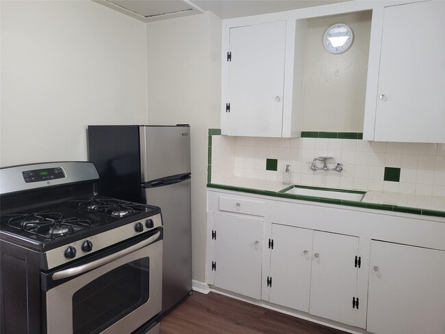 Photo - 1319 1/2 Beverly St