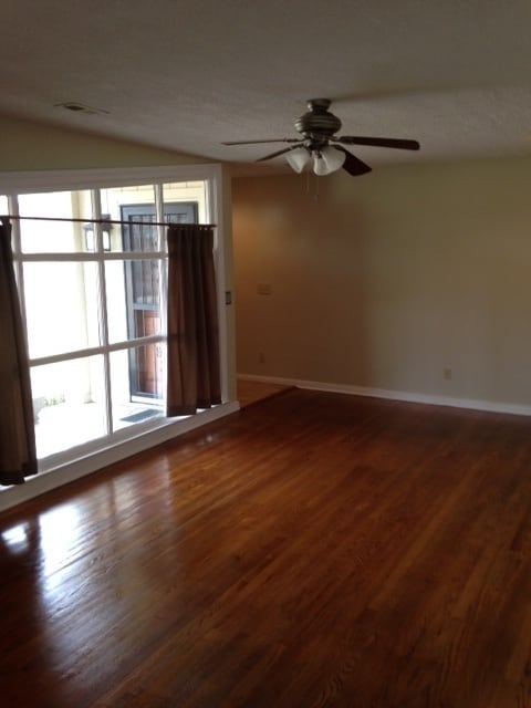 Photo - 3 Bedroom / 1 Bath Home - Johnson City, TN
