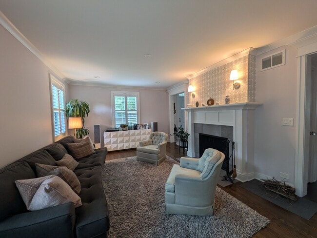 Photo - 2741 Lincolnwood Dr