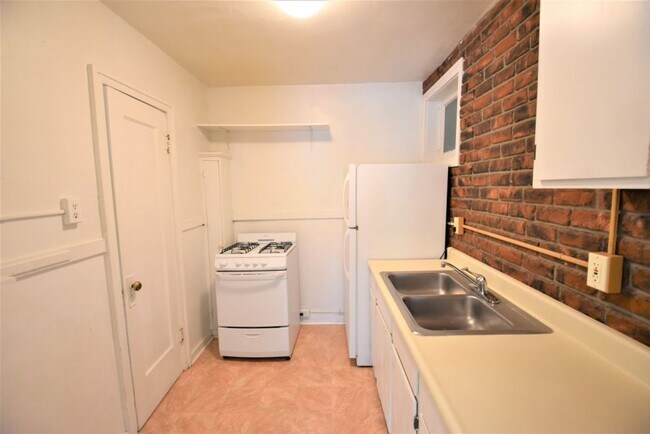 Photo - Studio on the Hill - Available Now!