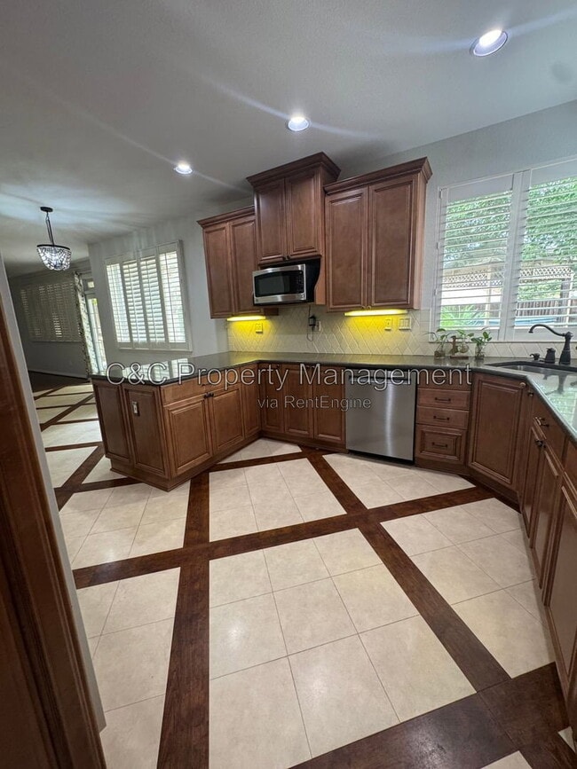 Photo - 1908 Mt Powell Ct