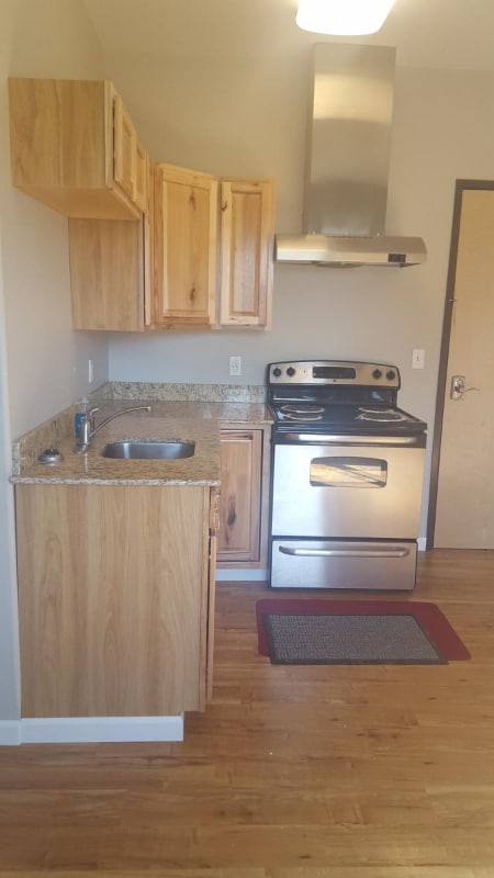 Photo - 3535 Shanly St