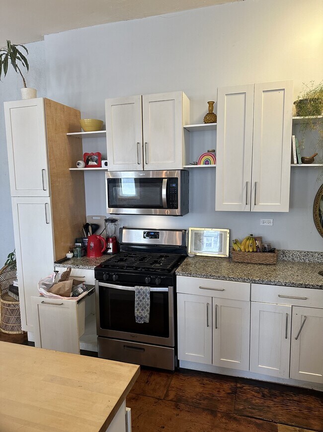 Photo - 1714 W 46th St