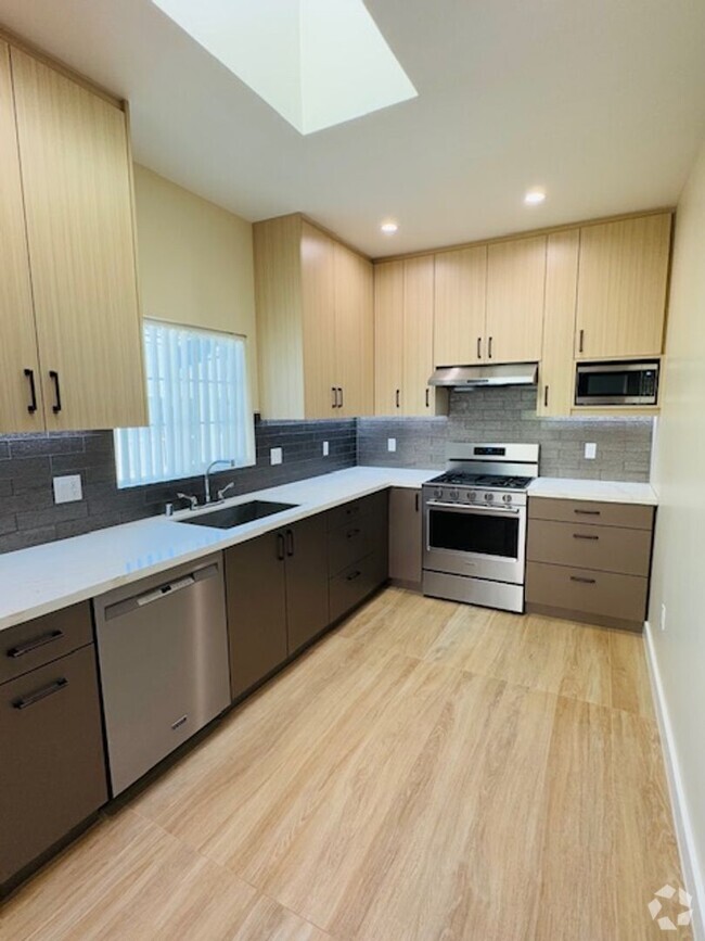 Building Photo - 1107 W Angeleno Ave Unit 1109 Rental