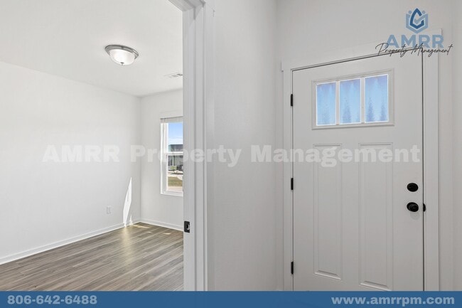 Photo - 304 Honeybee Ave