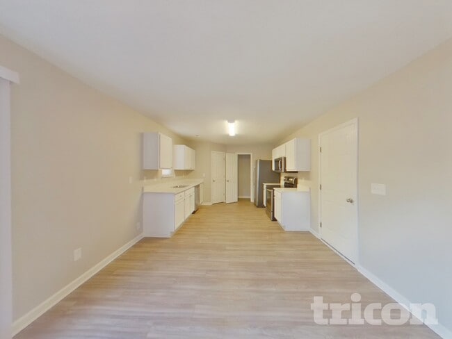 Photo - 136 Katrina Ct