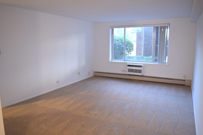 Photo - 1880 Bonnie Ln Unit 107