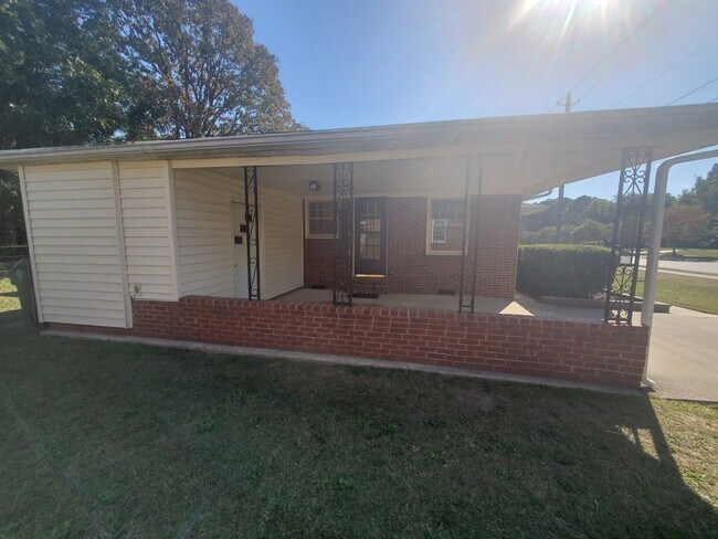 Photo - 801 Glensford Dr