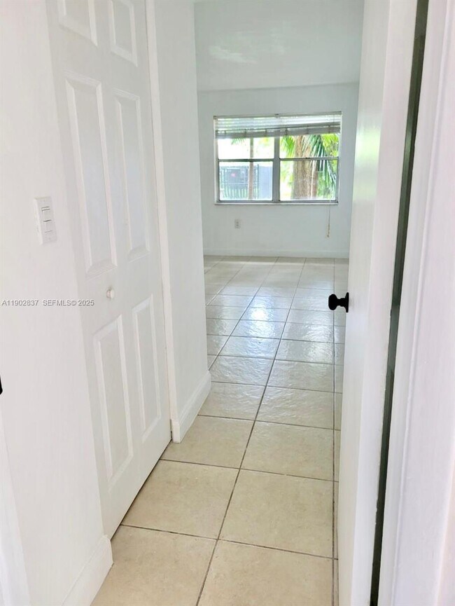 Photo - 4205 N University Dr Unit 111