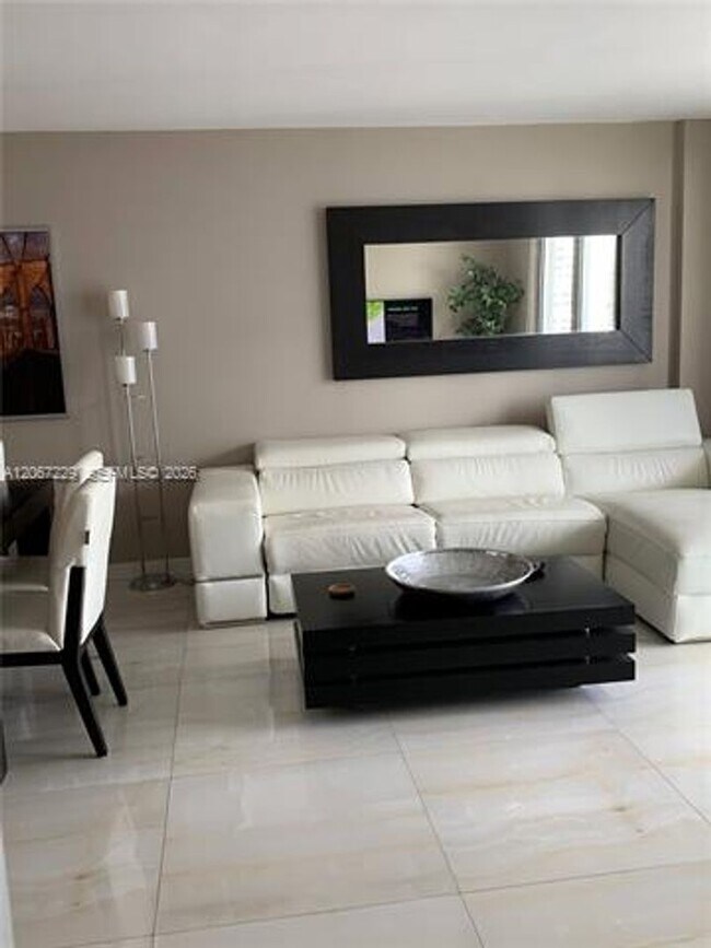 Photo - 5701 Collins Ave