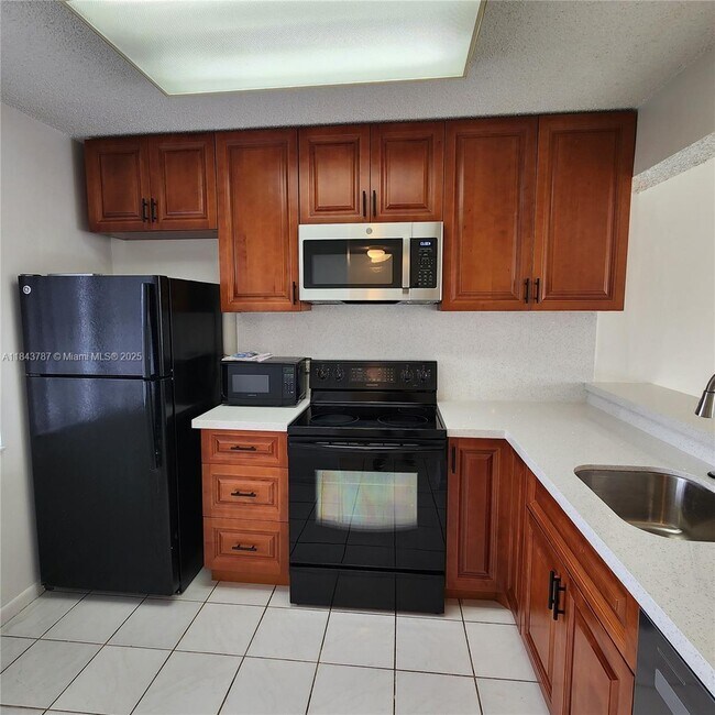 Photo - 8550 N Sherman Cir Unidad 506