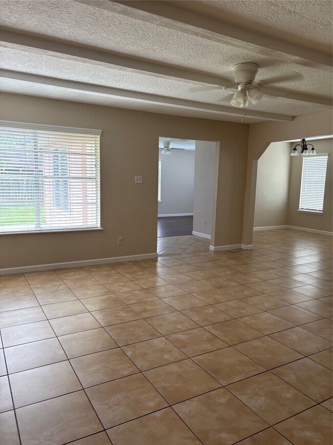 Photo - 16610 Forest Bend Ave