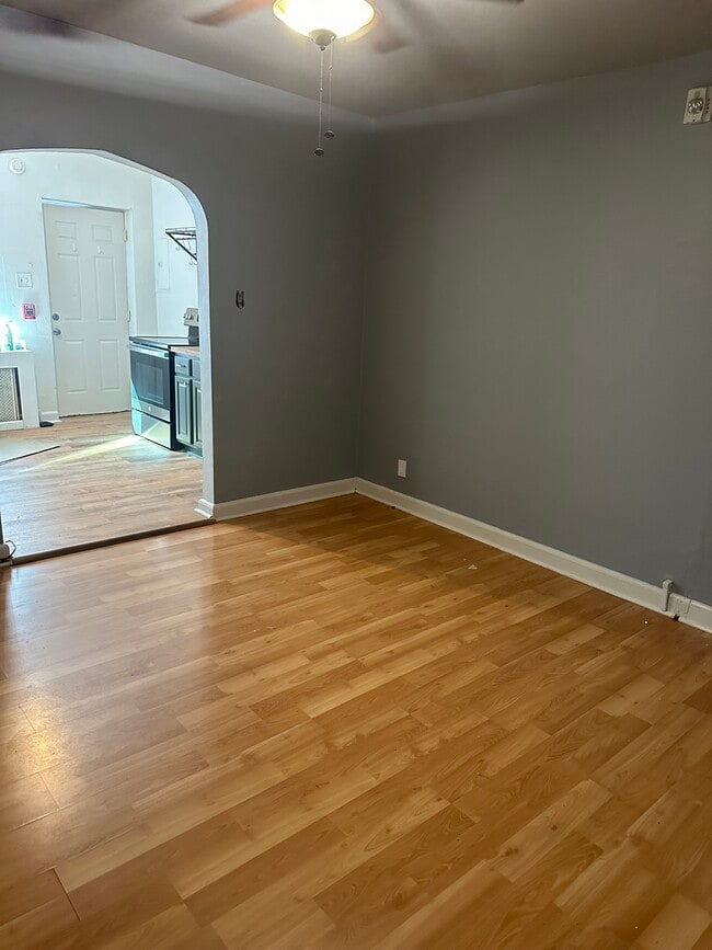 Living Room - 611 Walnut Ave Unidad B