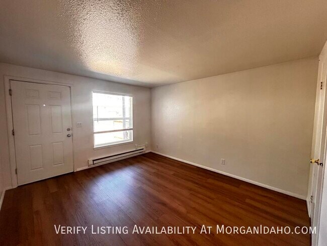 Photo - 765 W Pine Ave