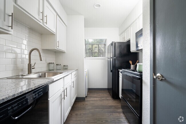 1HAB, 1BA - 643 ft² - The Ivy