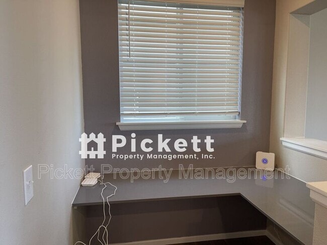 Photo - 938 Timberline Ave