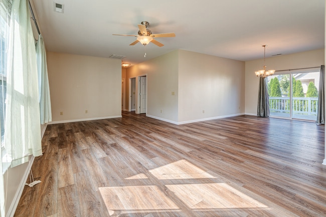 Photo - 175 Springfield Meadow Dr