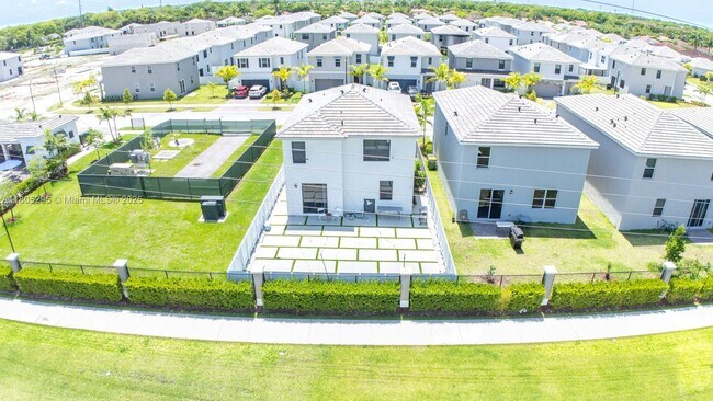 Photo - 715 SE 17th Ave