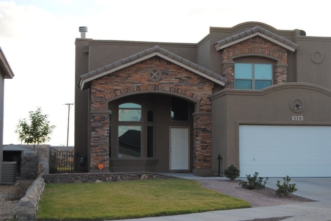 Photo - 370 Bentridge Drive