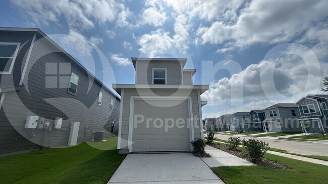 Photo - 6313 Kingfisher Wy House