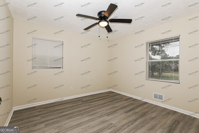 8355 Dunellen Ln