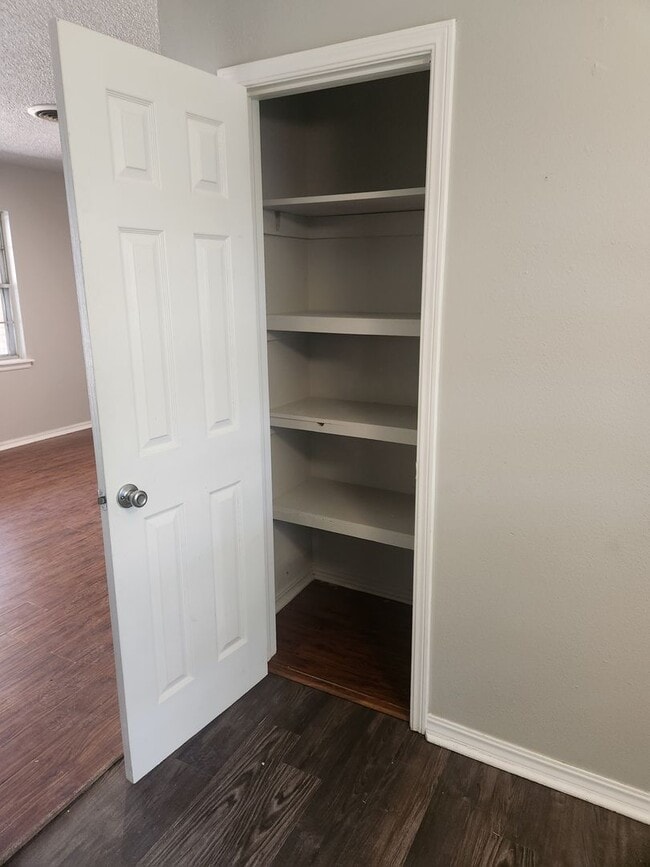 Photo - 3br 2ba house close to campus!!